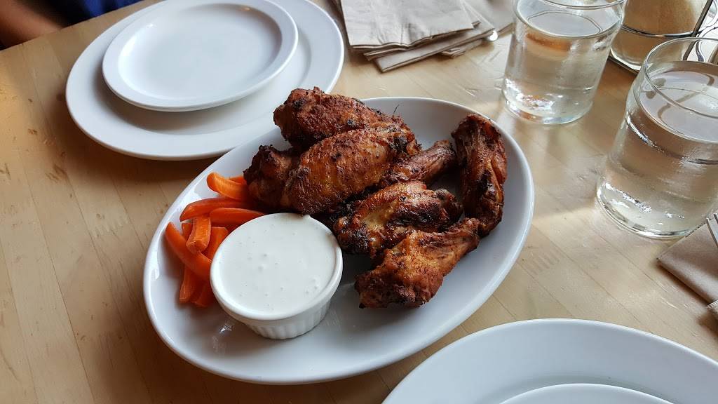 Blue Line Pizza | restaurant | 511 Westlake Center, Daly City, CA 94015, USA | 6507558500 OR +1 650-755-8500