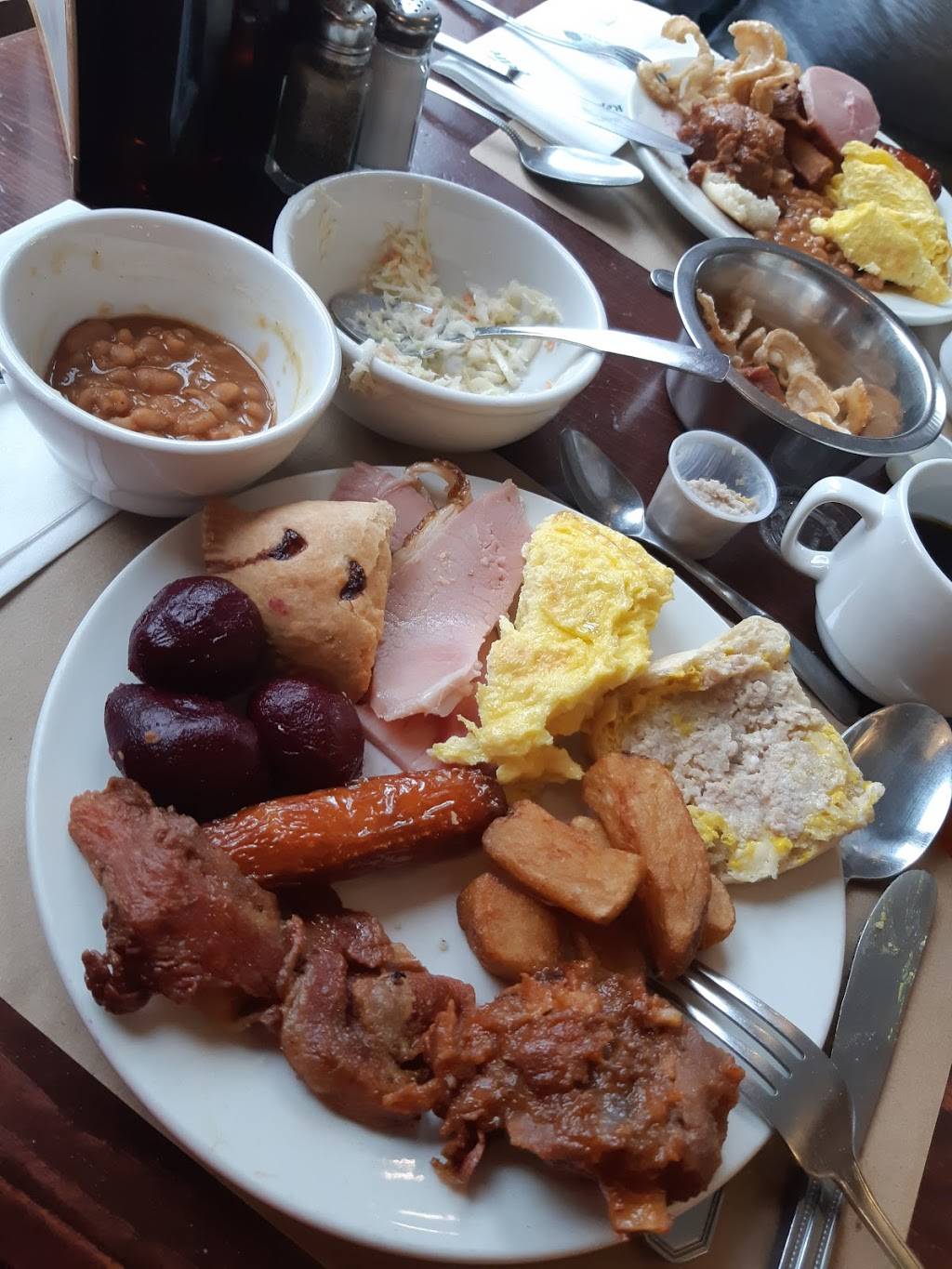 Vergers et Cidrerie Denis Charbonneau | restaurant | 575 Rang de la Montagne, Mont-Saint-Grégoire, QC J0J 1K0, Canada | 4503479184 OR +1 450-347-9184