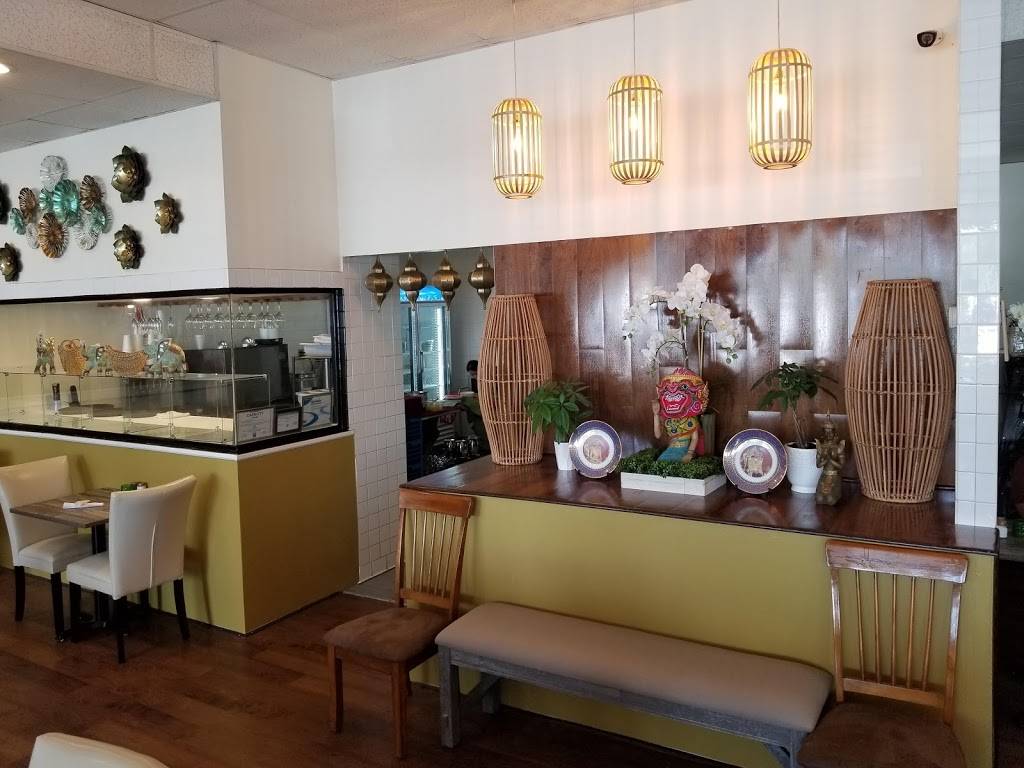 Thai Square | restaurant | 3361 Battleground Ave, Greensboro, NC 27410, USA | 3369077845 OR +1 336-907-7845