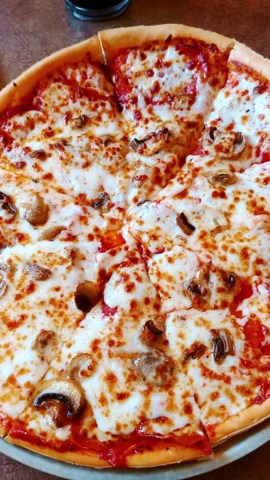 Gambinos Pizza | restaurant | 339 S 1st St, Colwich, KS 67030, USA | 3167961121 OR +1 316-796-1121
