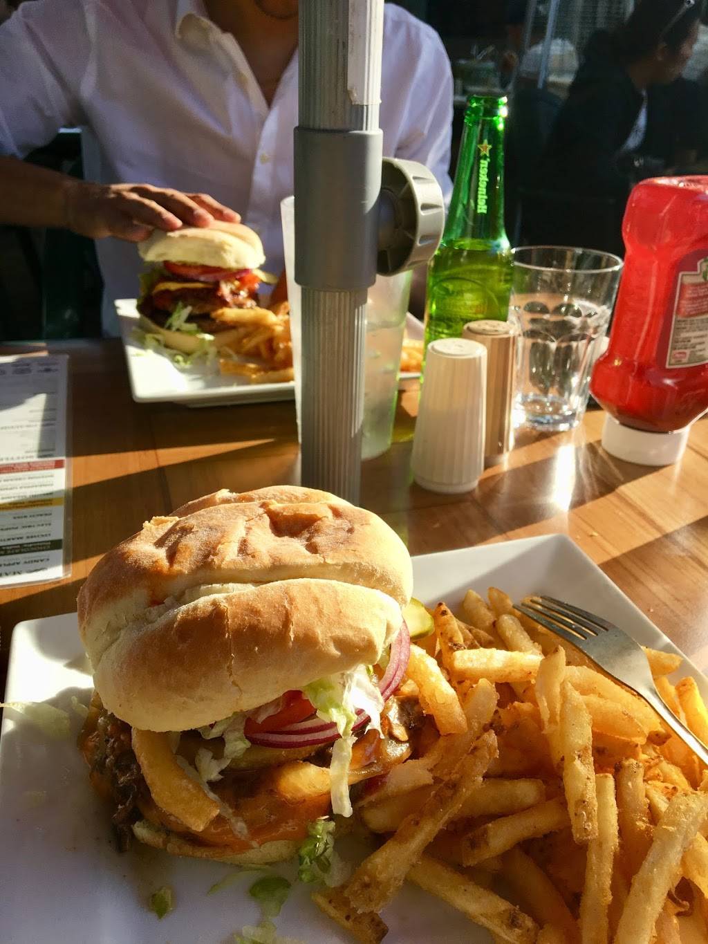 Jakes On Main | restaurant | 202 Main St Unionville, Unionville, ON L3R 2G9, Canada | 9054706955 OR +1 905-470-6955