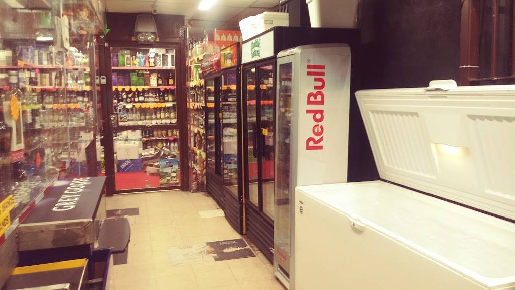 La Familia Bar Restaurant | restaurant | 2818 NW 22nd Ave, Miami, FL 33142, USA | 3056336556 OR +1 305-633-6556