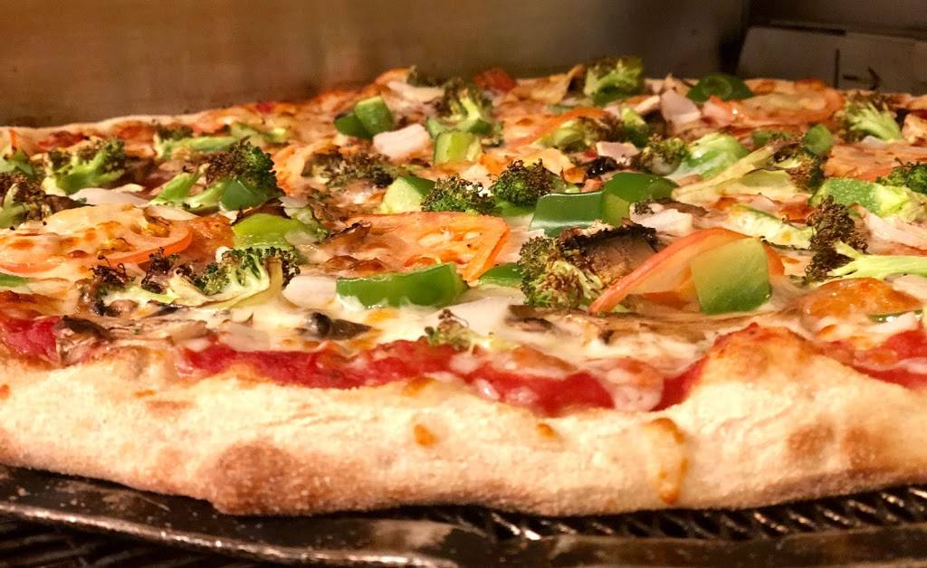 Monument Square Market | restaurant | 4 Monument Square, Hollis, NH 03049, USA | 6034657111 OR +1 603-465-7111