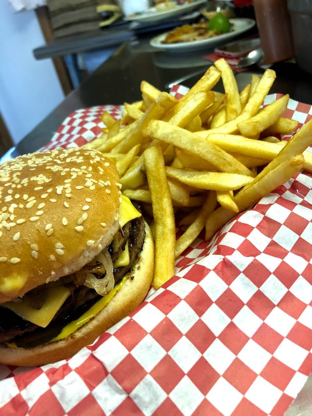 Nickys Gyros | restaurant | 1500 N Main St, Crown Point, IN 46307, USA | 2196638430 OR +1 219-663-8430