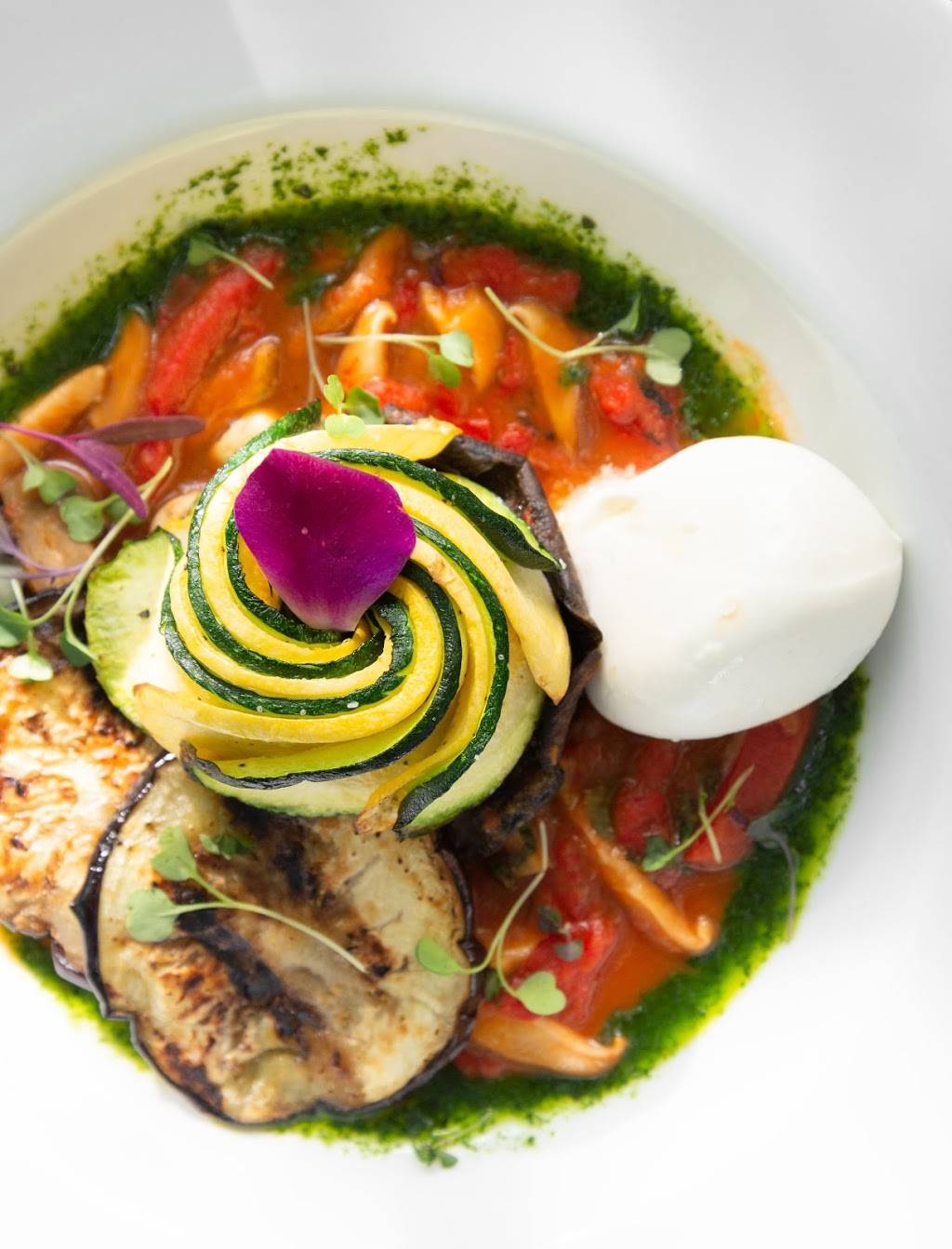 The Thistle Inn & Restaurant | restaurant | 55 Oak St, Boothbay Harbor, ME 04538, USA | 2076333541 OR +1 207-633-3541