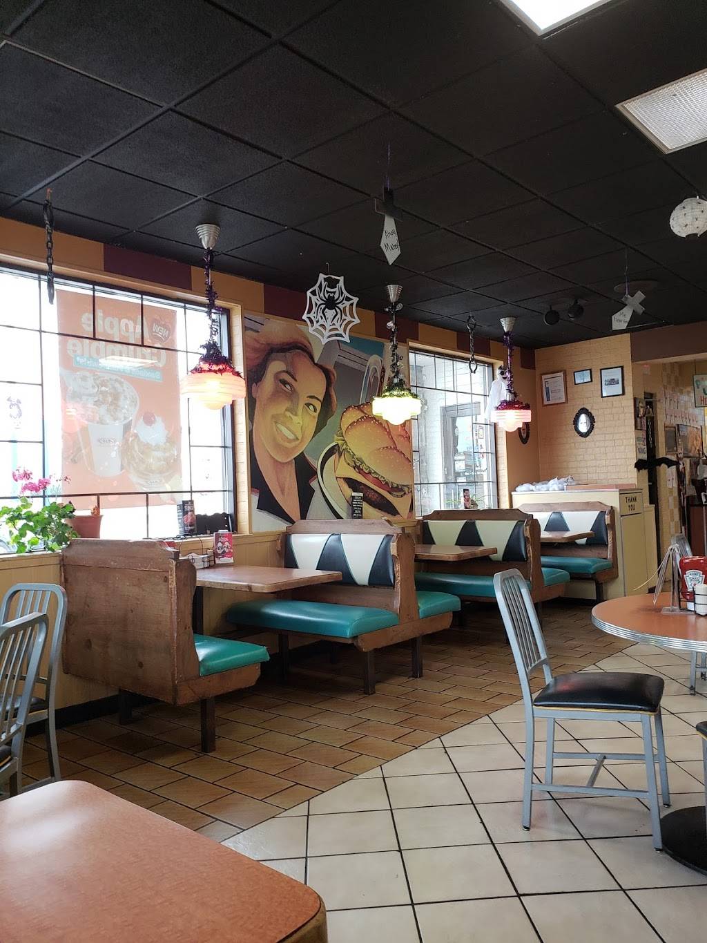 A&W Restaurant | restaurant | 1 Ohren Dr, Litchfield, IL 62056, USA | 2173247131 OR +1 217-324-7131