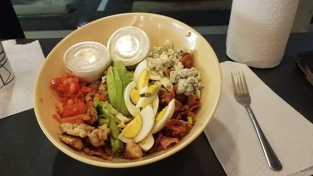 Honeybadger Grill | restaurant | 10 Oakley Plaza, Troy, MO 63379, USA | 6367752888 OR +1 636-775-2888