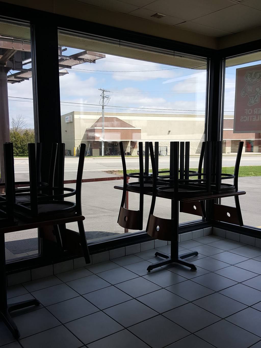 Papa Johns Pizza | restaurant | 1930 E Mason St, Green Bay, WI 54302, USA | 9204697272 OR +1 920-469-7272