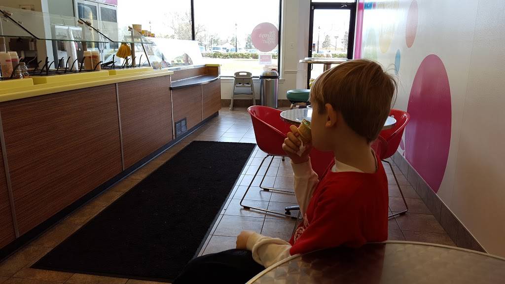 TCBY | bakery | 20385 Mack Ave, Grosse Pointe Woods, MI 48236, USA | 3138815608 OR +1 313-881-5608