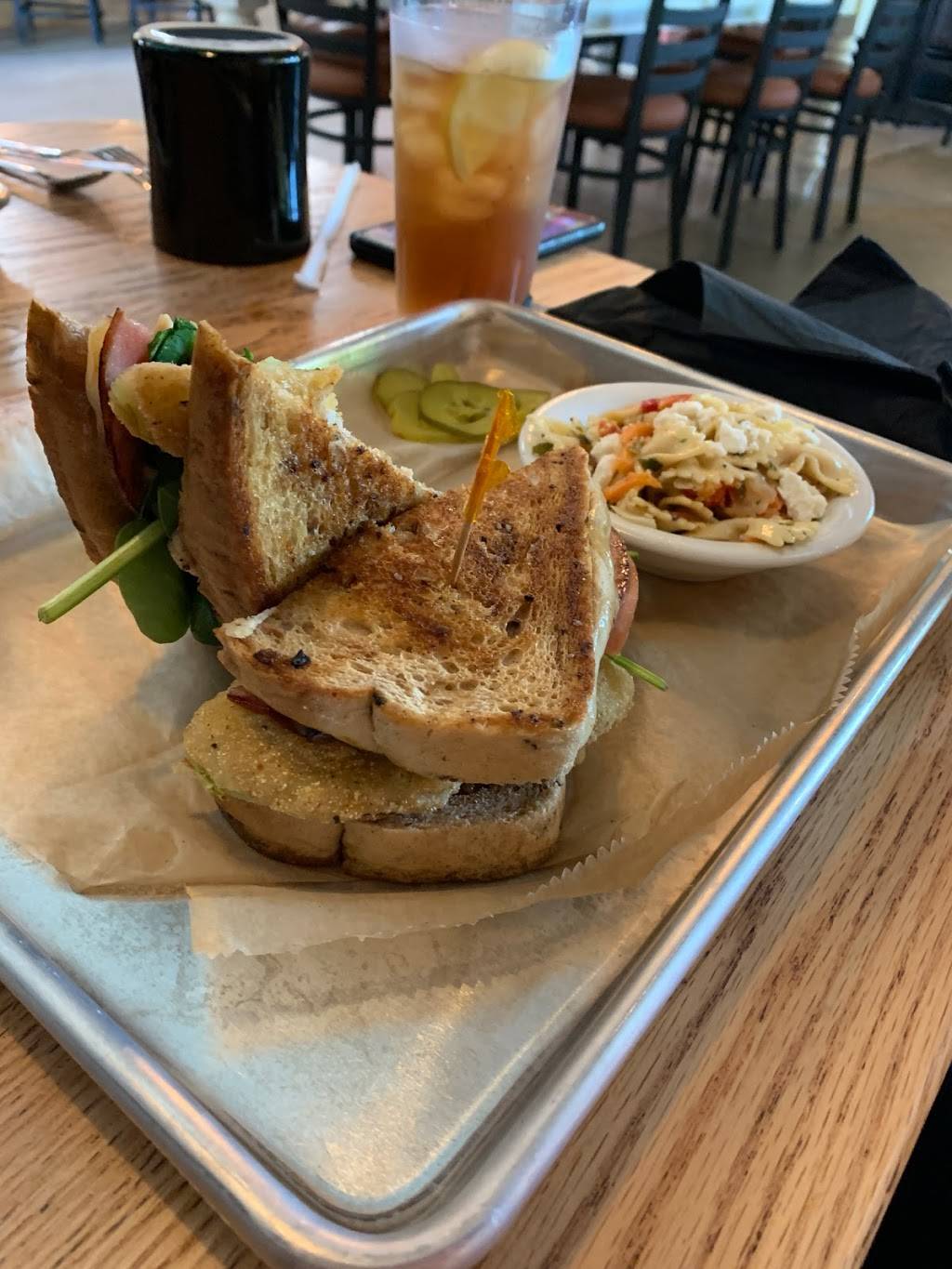 Michelle’s of Vicksburg | restaurant | 343 W Prairie St, Vicksburg, MI 49097, USA | 2694758037 OR +1 269-475-8037