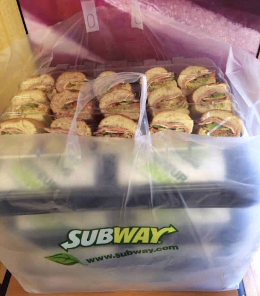 Subway | restaurant | 1533 Steeles Ave E, North York, ON M2M 3Y7, Canada | 4162259213 OR +1 416-225-9213
