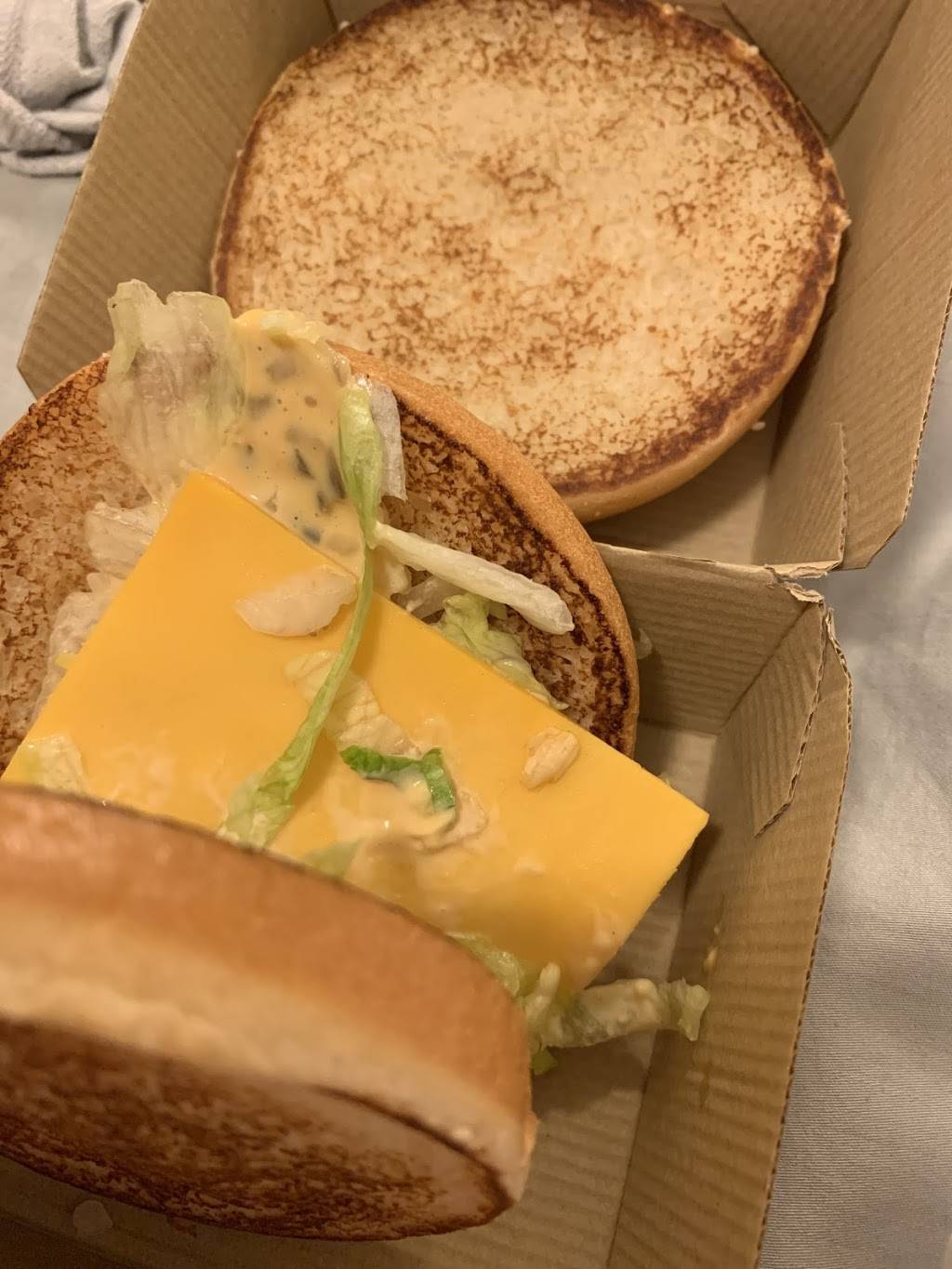 McDonalds | cafe | 3025 Clayhill Rd, Mississauga, ON L5B 4J3, Canada | 9052799190 OR +1 905-279-9190