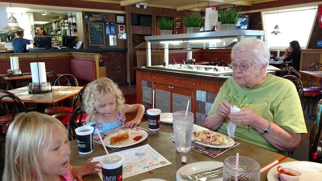 Pizza Hut | meal takeaway | 412 Sanilac Rd, Sandusky, MI 48471, USA | 8106484555 OR +1 810-648-4555