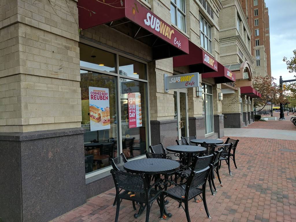 Subway | restaurant | 2421 Eisenhower Ave, Alexandria, VA 22314, USA | 5714830546 OR +1 571-483-0546