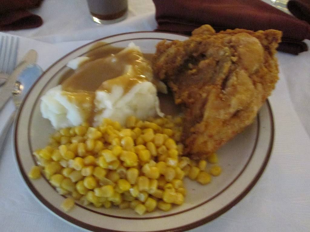 Maples Supper Club | restaurant | 1401 Shooting Park Rd, Peru, IL 61354, USA | 8152231938 OR +1 815-223-1938