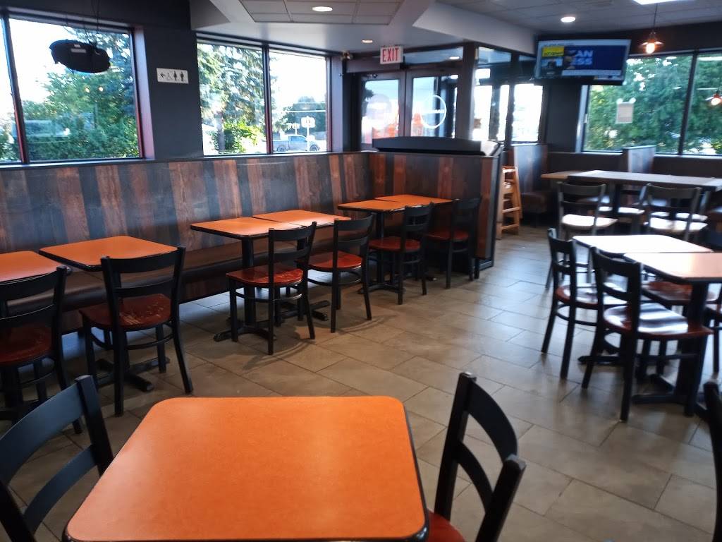 Harveys | restaurant | 1111 Davis Dr, Newmarket, ON L3Y 8X2, Canada | 9058535351 OR +1 905-853-5351