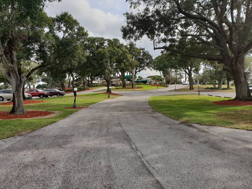 Sandpiper Grille | restaurant | 1702 S Pebble Beach Blvd, Sun City Center, FL 33573, USA | 8136347900 OR +1 813-634-7900