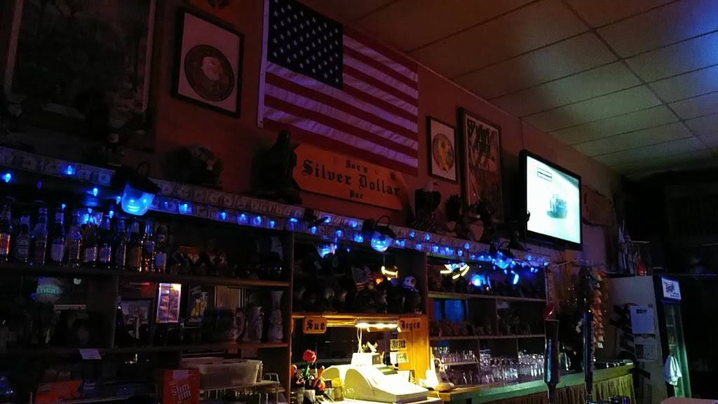 The Silver Dollar | restaurant | 10410 Dyer St a, El Paso, TX 79924, USA | 9158218471 OR +1 915-821-8471