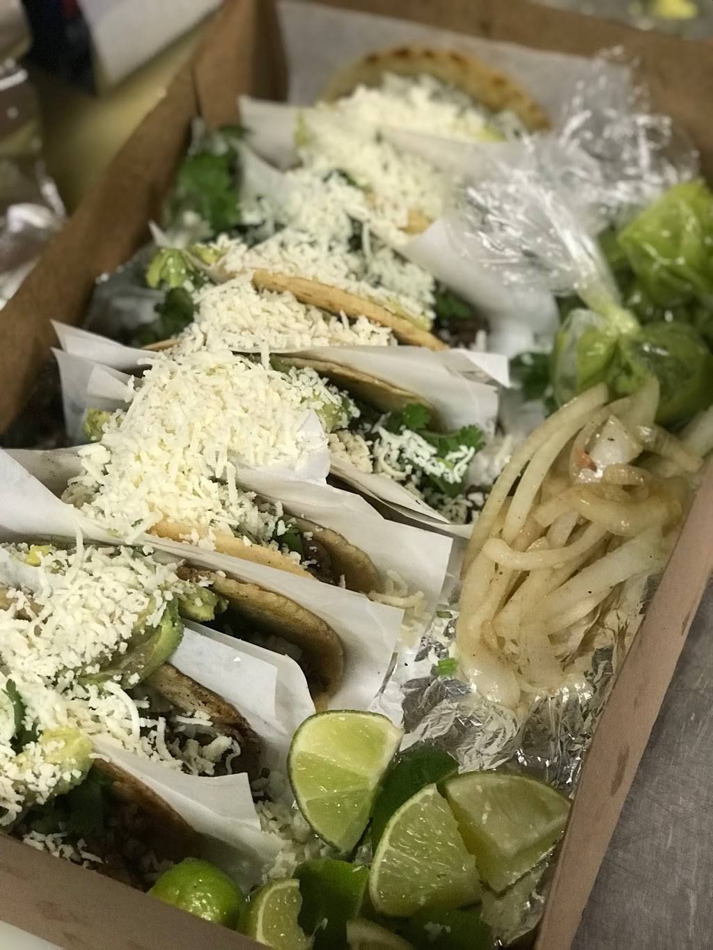 Hamburguesas El Gordo | restaurant | 1731 S Robert St, West St Paul, MN 55118, USA | 6513401483 OR +1 651-340-1483