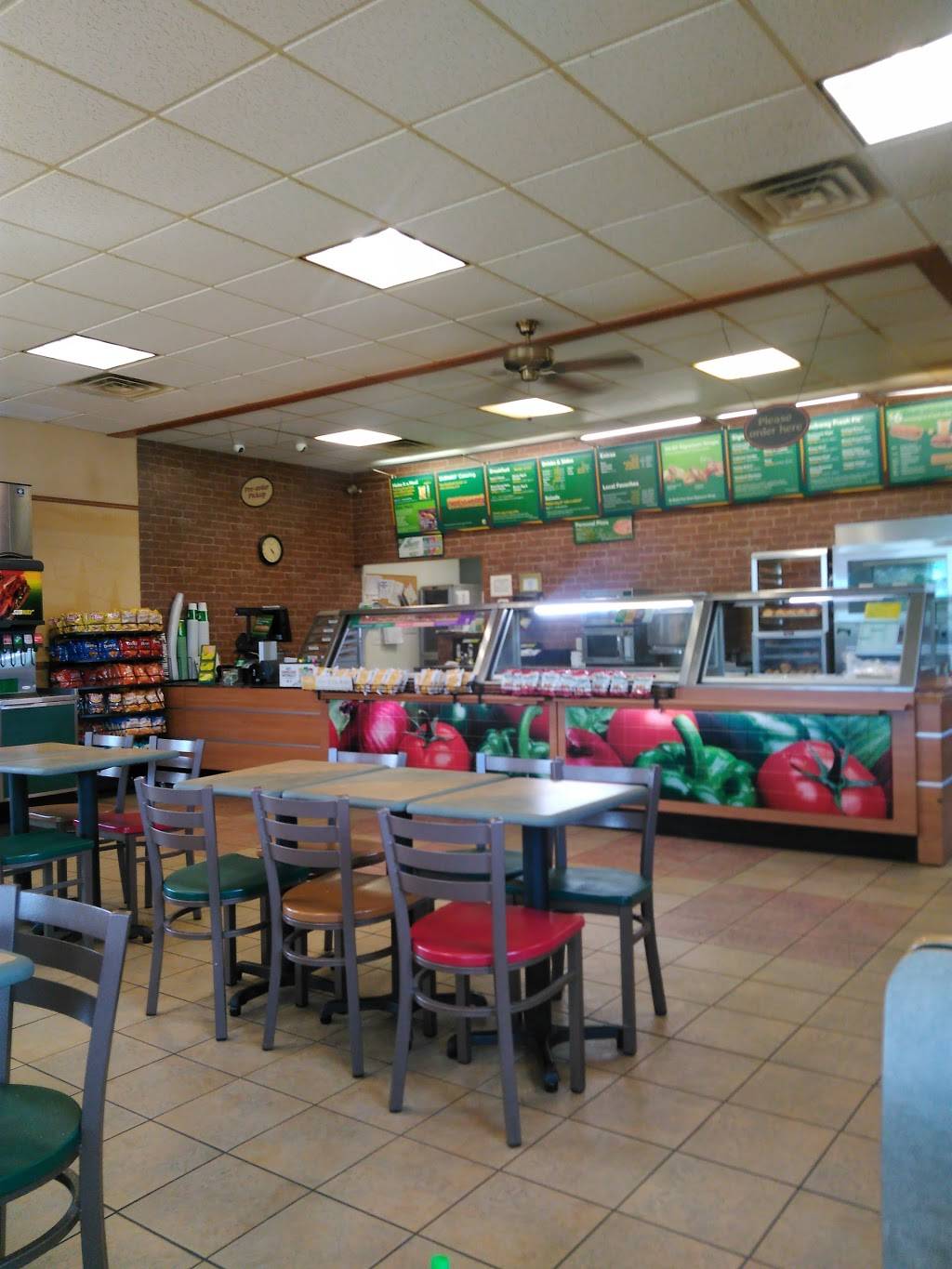 Subway | restaurant | 4716 Broadway St, Mt Vernon, IL 62864, USA | 6182460000 OR +1 618-246-0000