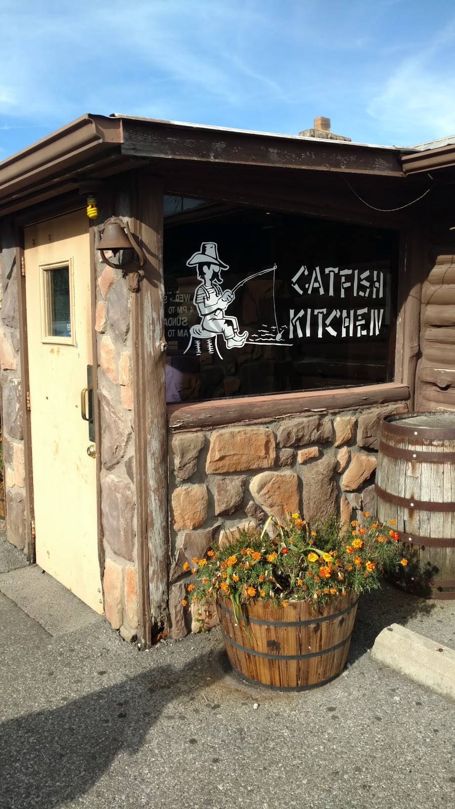 Catfish Kitchen Restaurant | restaurant | 136 Teal Run Cir, Benton, KY 42025, USA | 2703627306 OR +1 270-362-7306