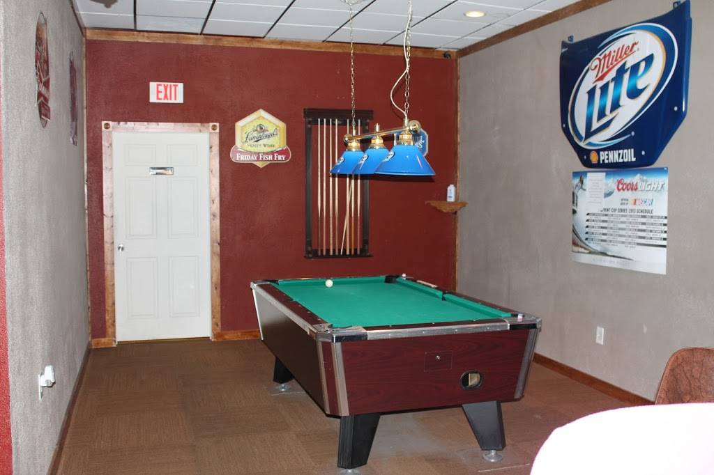 Two Sheets To the Wind Pub | restaurant | 3316 Douglas Ave, Racine, WI 53402, USA | 2624566040 OR +1 262-456-6040