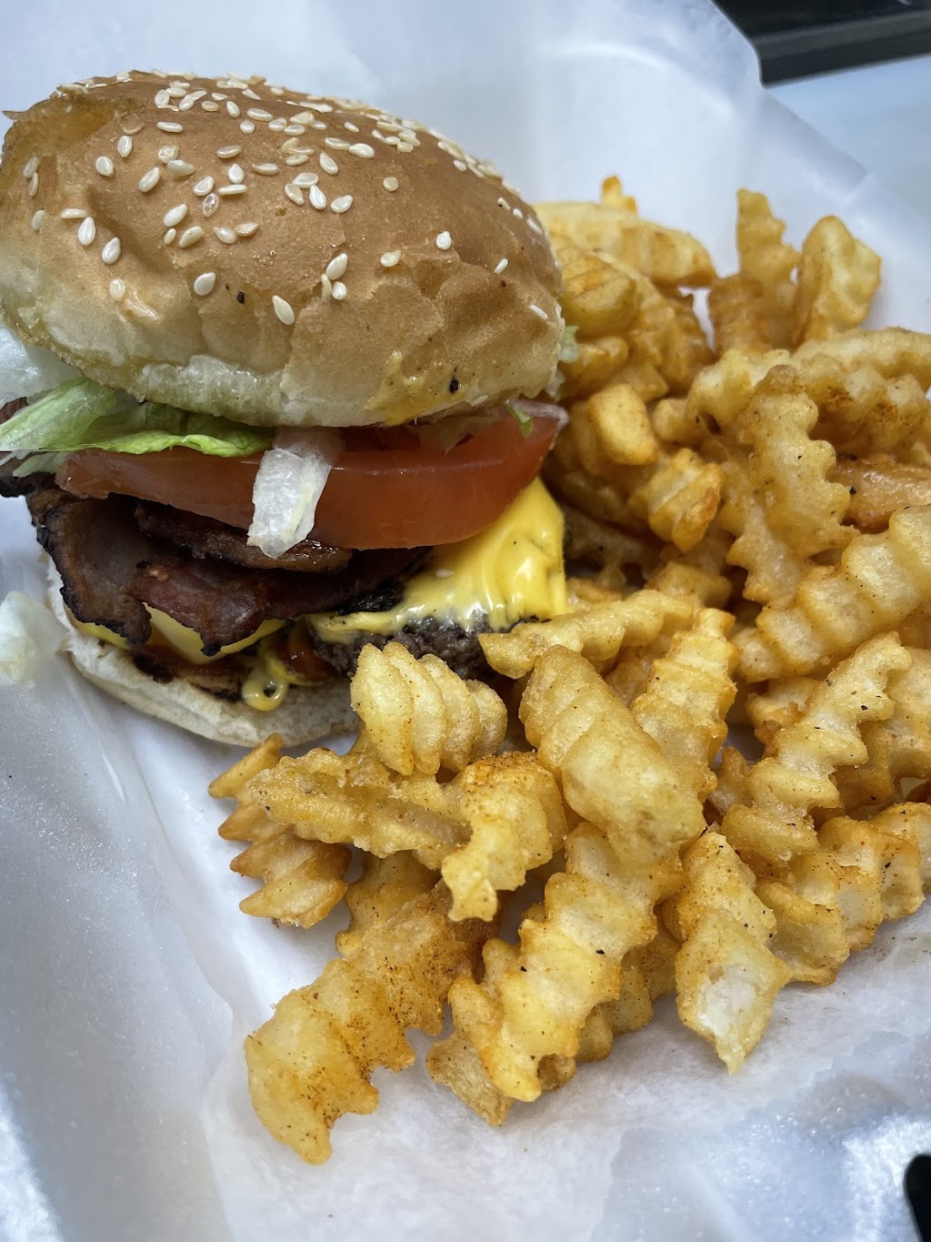 The Wing Man | restaurant | 5833 Dorr St, Toledo, OH 43615, USA | 4194075324 OR +1 419-407-5324