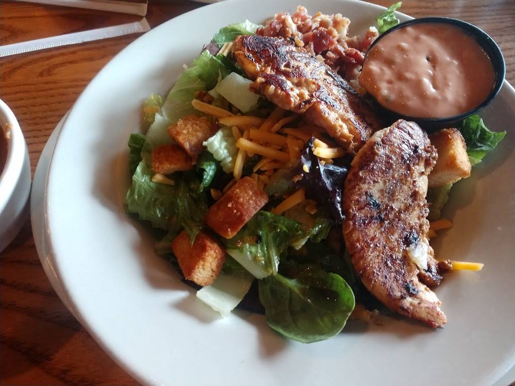 Cracker Barrel Old Country Store | restaurant | 1960 Mel Browning St, Bowling Green, KY 42104, USA | 2708438087 OR +1 270-843-8087