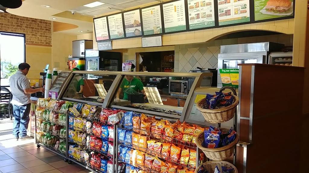 Subway Restaurants | restaurant | 10118 San Fernando Rd, Pacoima, CA 91331, USA | 8188994110 OR +1 818-899-4110