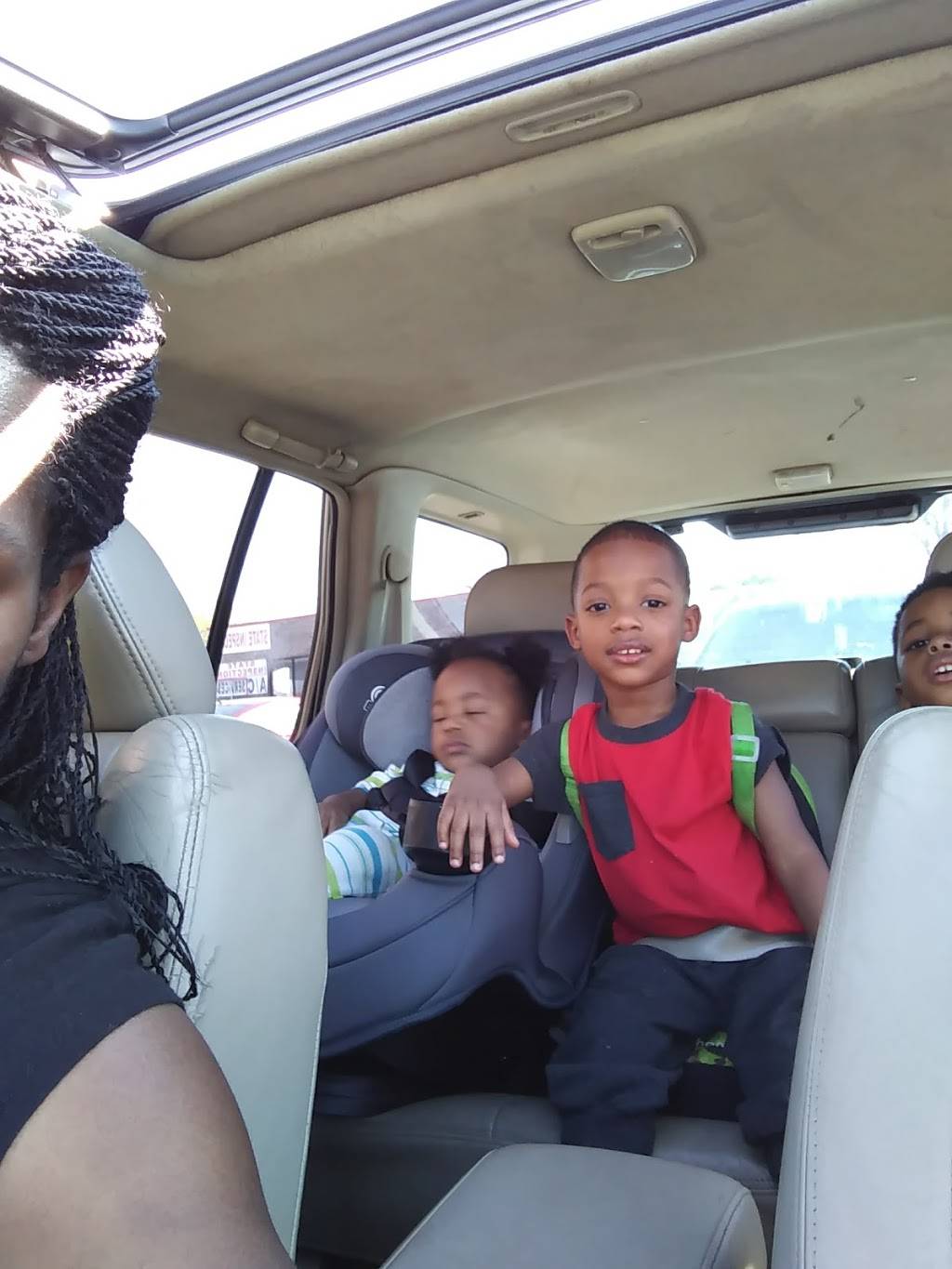 Golden Chick | meal takeaway | 9531 C F Hawn Fwy, Dallas, TX 75217, USA | 2143099493 OR +1 214-309-9493