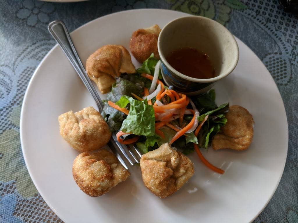 Grasshopper Restaurant | restaurant | 1 N Beacon St, Allston, MA 02134, USA | 6172548883 OR +1 617-254-8883