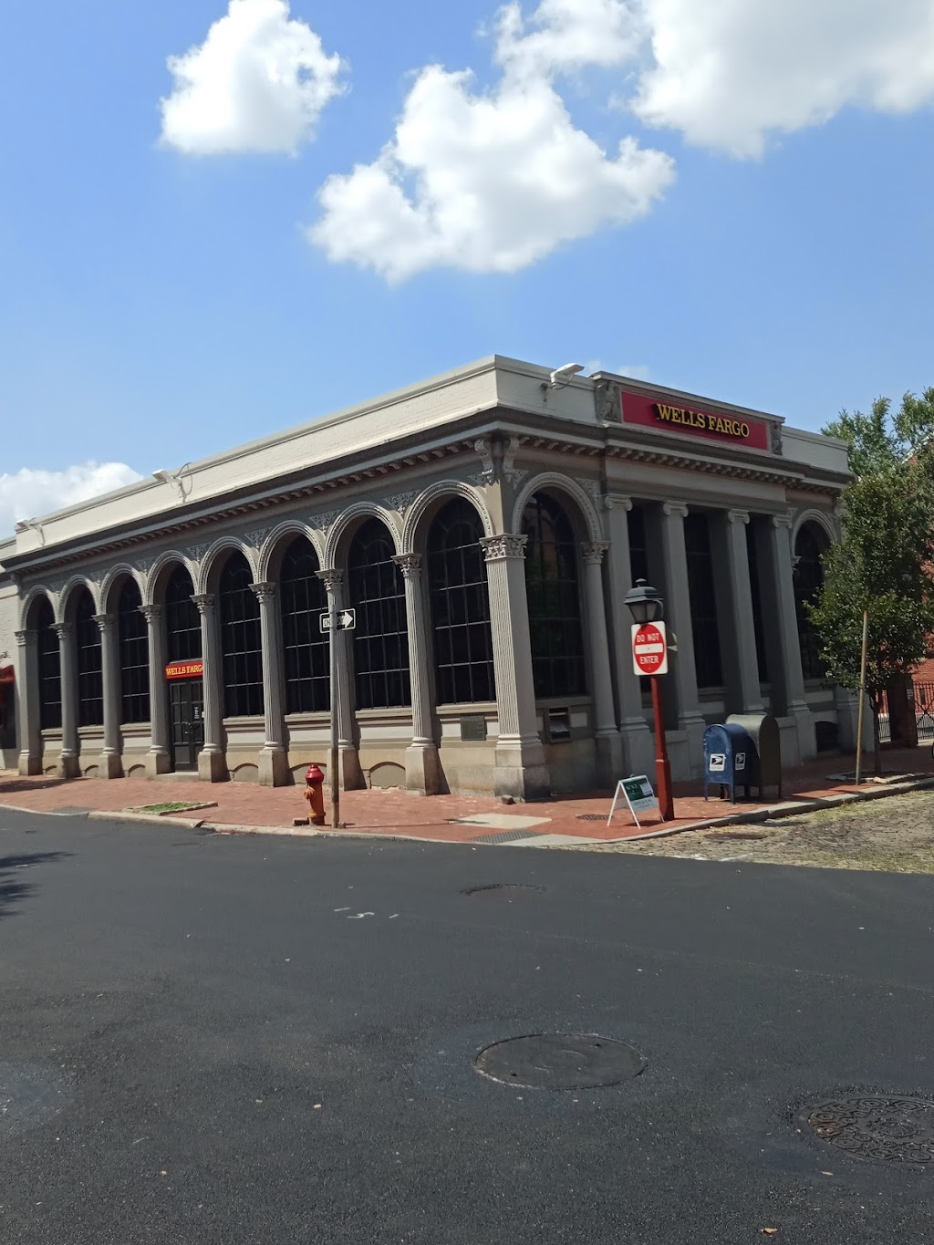 Tamarind Thai Restaurant | restaurant | 117 South St, Philadelphia, PA 19147, USA | 2159252764 OR +1 215-925-2764