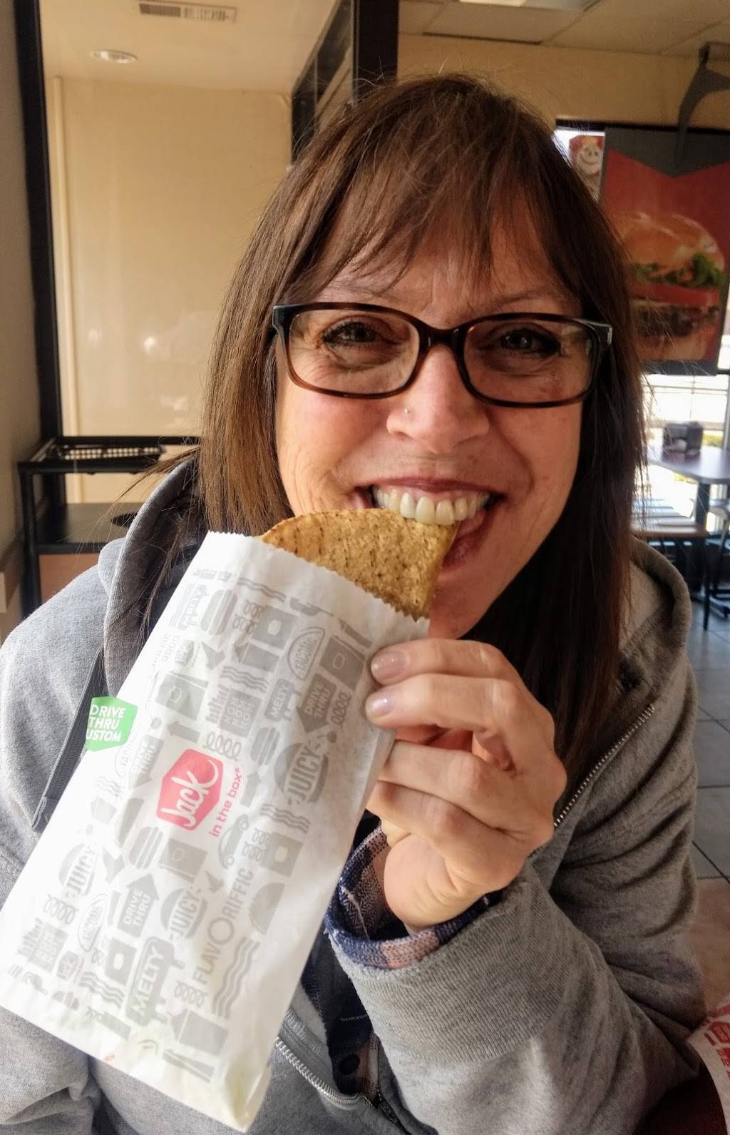 Jack in the Box | restaurant | 300 S Buchanan St, Edwardsville, IL 62025, USA | 6186921414 OR +1 618-692-1414