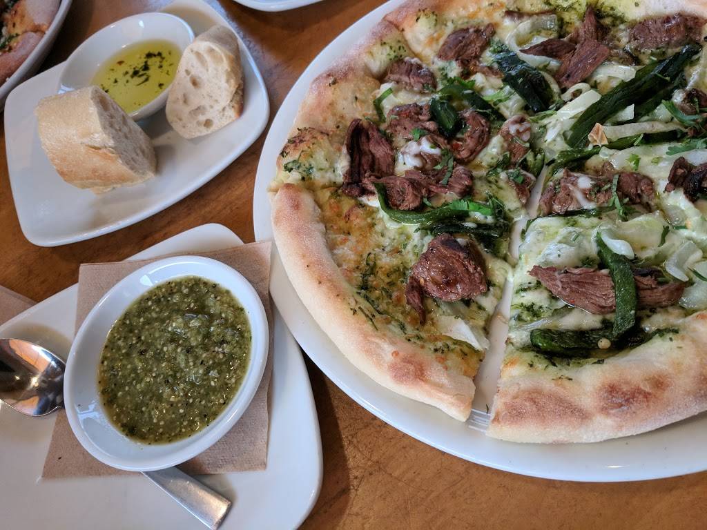 California Pizza Kitchen | restaurant | 5614 Bay St Suite 244, Emeryville, CA 94608, USA | 5106540750 OR +1 510-654-0750