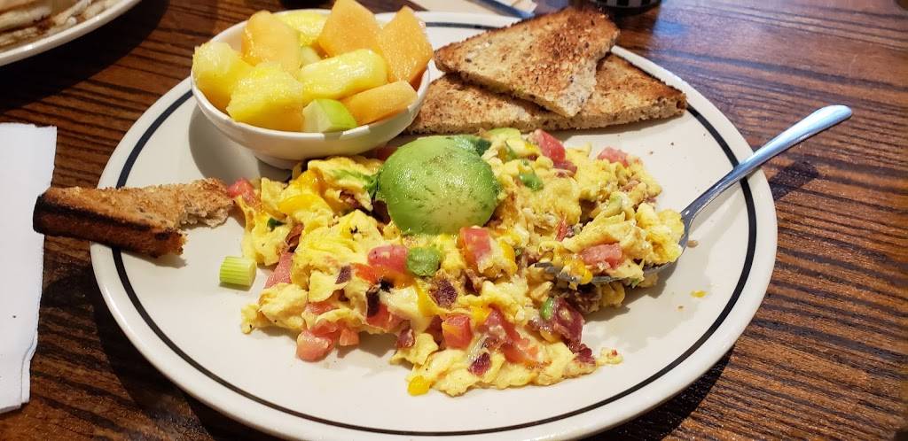 Corner Bakery Cafe | bakery | 8420 Preston Center Plaza, Dallas, TX 75225, USA | 2143687101 OR +1 214-368-7101