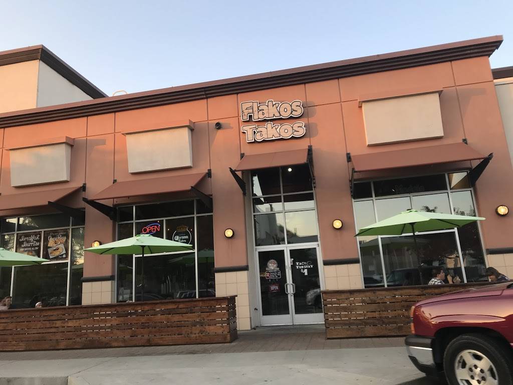 Flakos Takos Taqueria | restaurant | 123 W Elm St, Lodi, CA 95240, USA | 2096258515 OR +1 209-625-8515