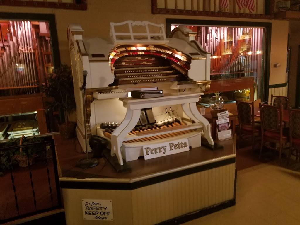 Organ Piper Pizza Palace | restaurant | 4353 S 108th St, Greenfield, WI 53228, USA | 4145291177 OR +1 414-529-1177