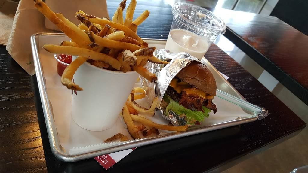 Burger Fresh | restaurant | 6134 Kruse Dr, Solon, OH 44139, USA | 4403948550 OR +1 440-394-8550