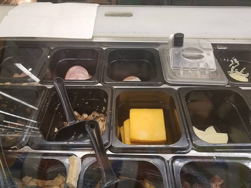 Subway | restaurant | 1219 Gratiot Ave, Clinton Twp, MI 48036, USA | 5864657584 OR +1 586-465-7584