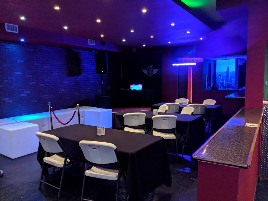 Wing and A Prayer Restaurant & Lounge | restaurant | 604 E Pembroke Ave, Hampton, VA 23669, USA | 7577279000 OR +1 757-727-9000