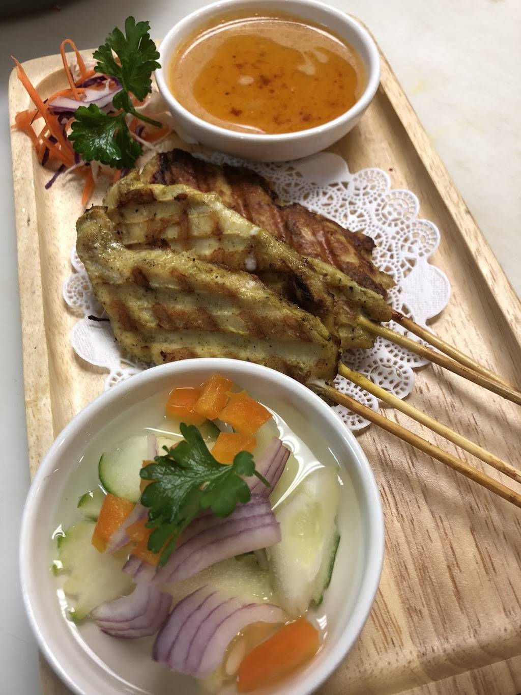 Tuk Tuk Thai Fusion Restaurant | restaurant | 10471 Gibsonton Dr, Riverview, FL 33578, USA | 8134426557 OR +1 813-442-6557