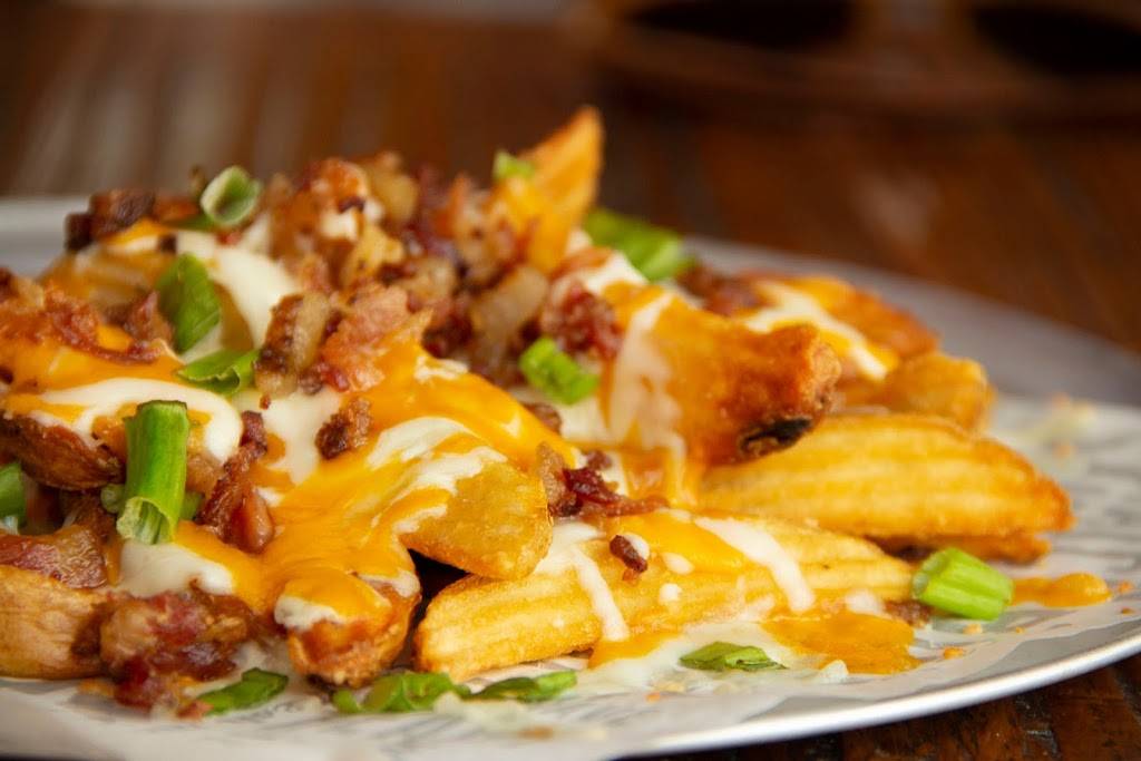 Wild Wing Cafe | restaurant | 5080 Riverside Dr #100, Macon, GA 31210, USA | 4784779453 OR +1 478-477-9453