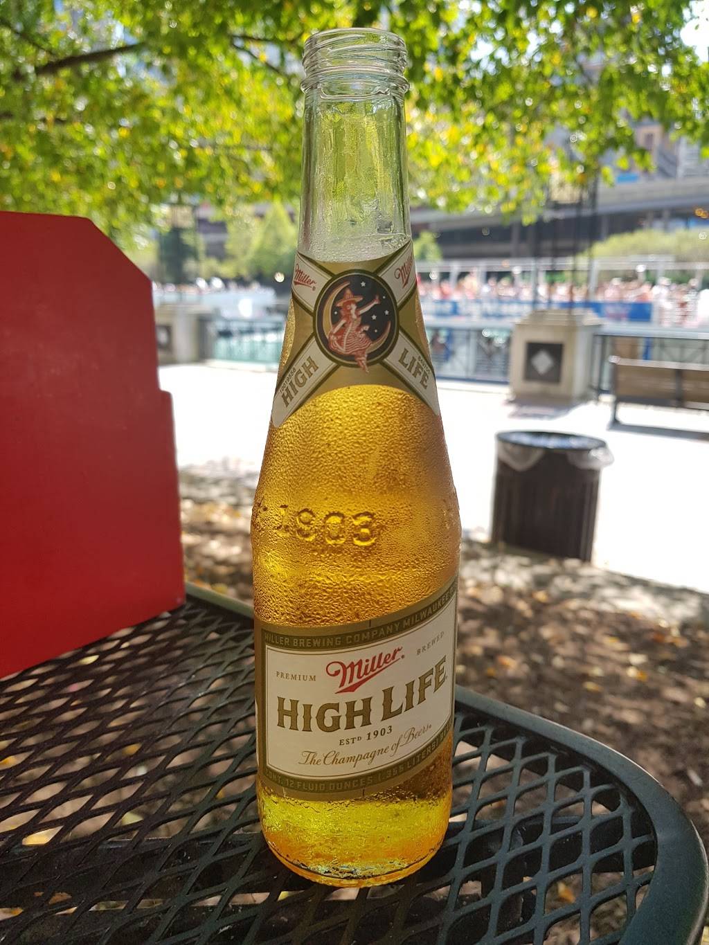 Lizzie McNeills | restaurant | 400 N McClurg Ct, Chicago, IL 60611, USA | 3124671992 OR +1 312-467-1992