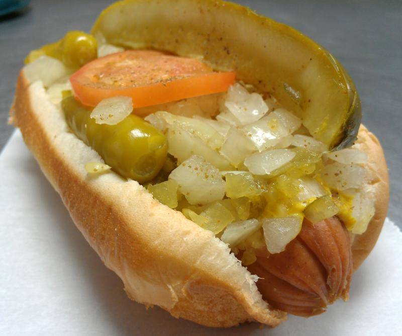 Babes Jumbo Hot Dogs | restaurant | 2600 W Jefferson St, Joliet, IL 60435, USA | 8157447773 OR +1 815-744-7773