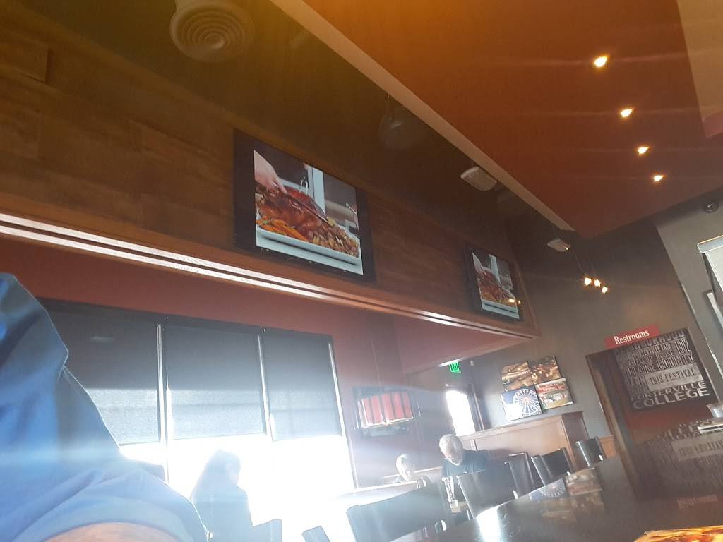 Applebees Grill + Bar | restaurant | 892 W Henderson Ave, Porterville, CA 93257, USA | 5597882031 OR +1 559-788-2031