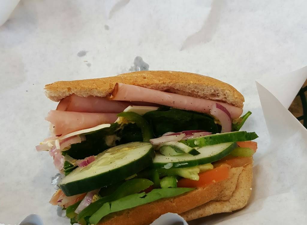 Subway Restaurants | restaurant | 5200 NW 43rd St Suite 507 Hunters Crossing Shopping Ctr, Gainesville, FL 32606, USA | 3523768155 OR +1 352-376-8155