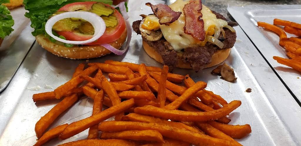 AJs Diner | restaurant | 7102 N Mesa St, El Paso, TX 79912, USA | 9155842514 OR +1 915-584-2514