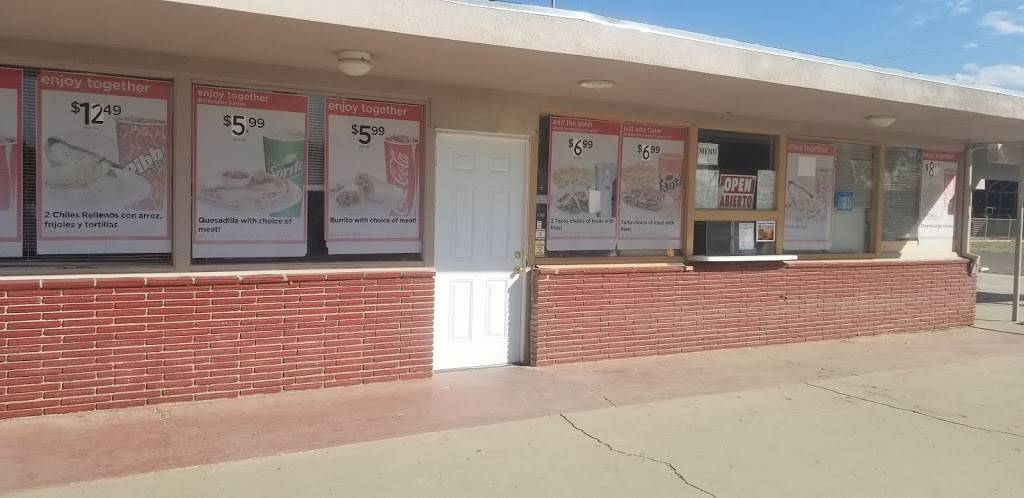 Moms Drive-In | restaurant | Trio Rd, 5923 Juanche Ave, Tranquillity, CA 93668, USA | 5596987286 OR +1 559-698-7286