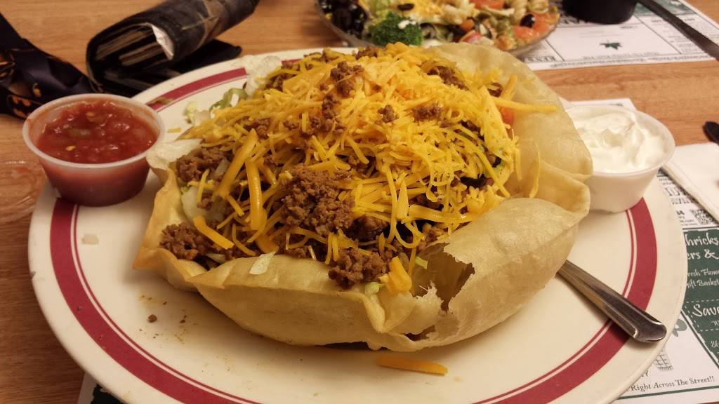 Giovannis | restaurant | 119 Seneca St, Hornell, NY 14843, USA | 6073246000 OR +1 607-324-6000