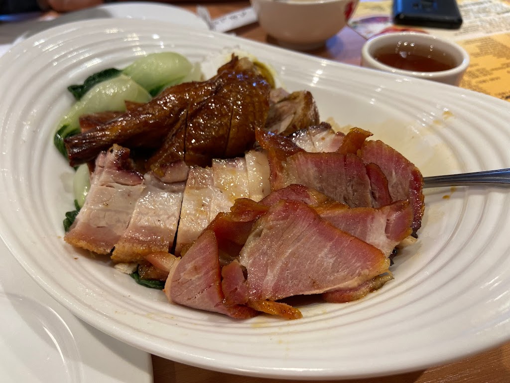 New Great Wall BBQ | restaurant | 2127 S China Pl, Chicago, IL 60616, USA | 3122852890 OR +1 312-285-2890